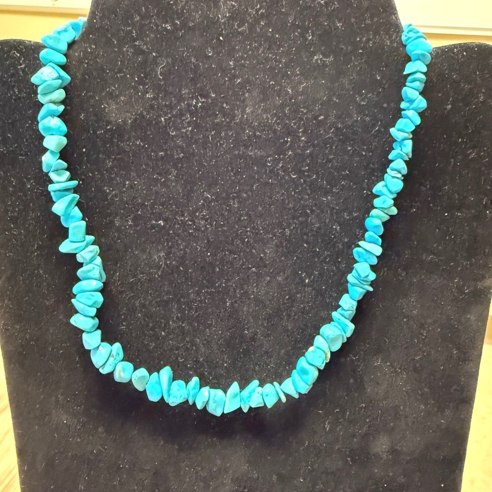 Turquoise Chip Bead Necklace Natural Stone Magnetic Clasp Southwestern Boho 17in